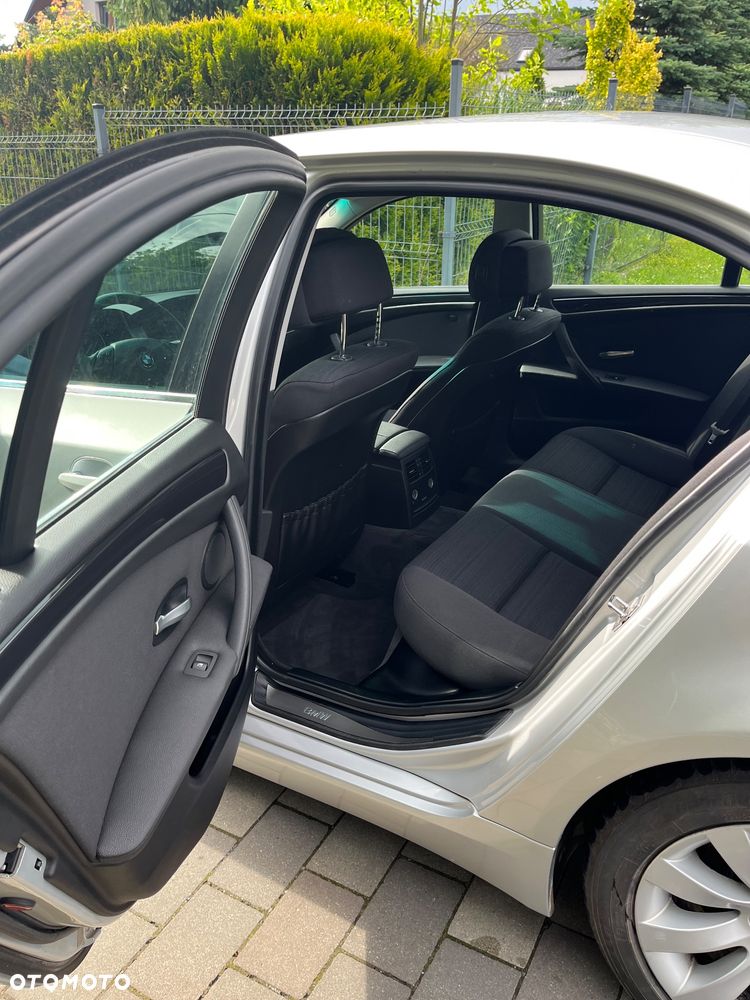 BMW Seria 5 525d - 7