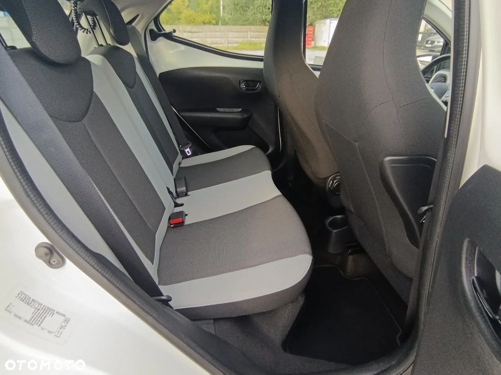 Toyota Aygo x-play - 19