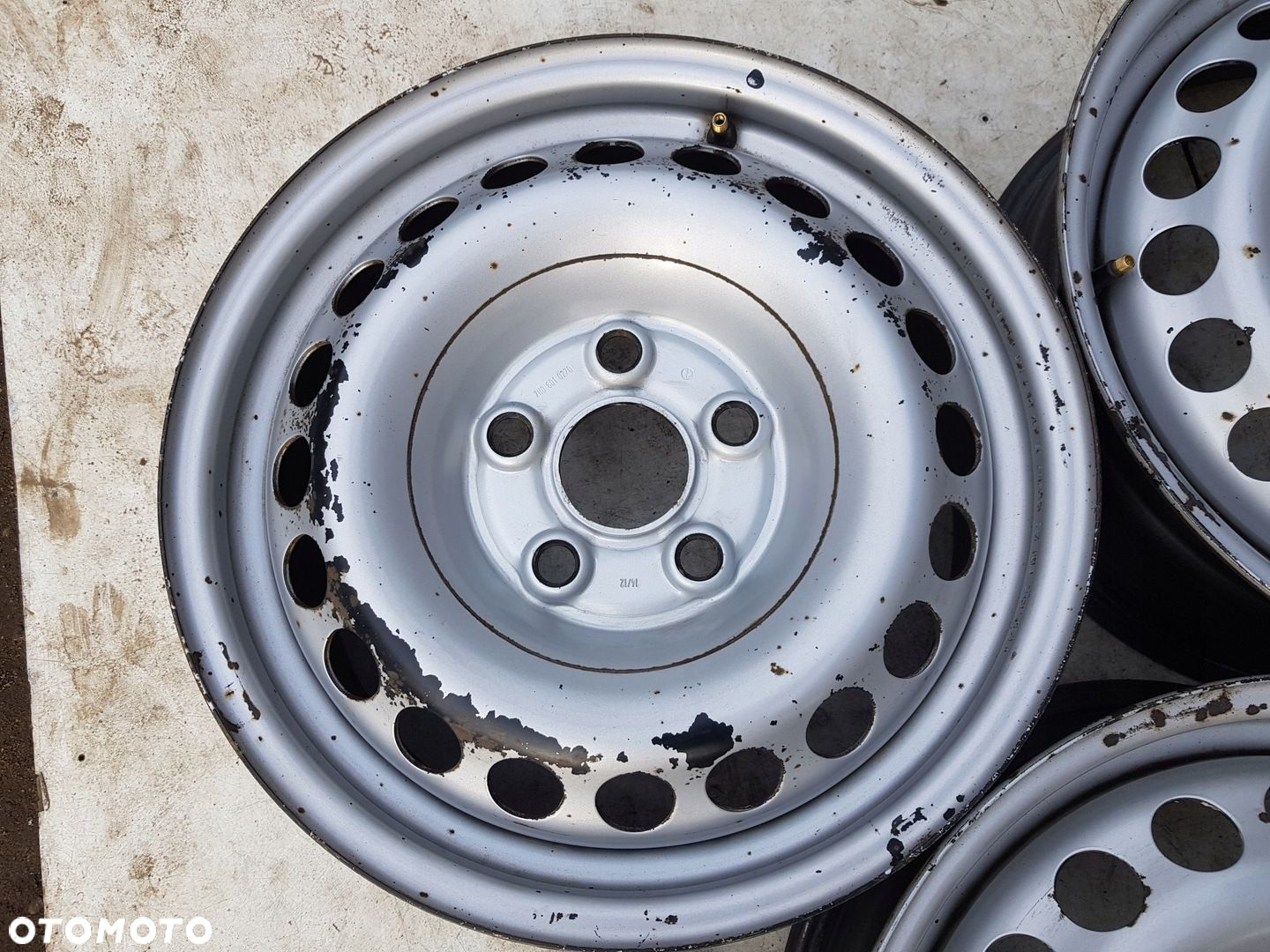 4 Felga stalowa Volkswagen OE 6.5" x 16" 5x120 ET 51 - 9
