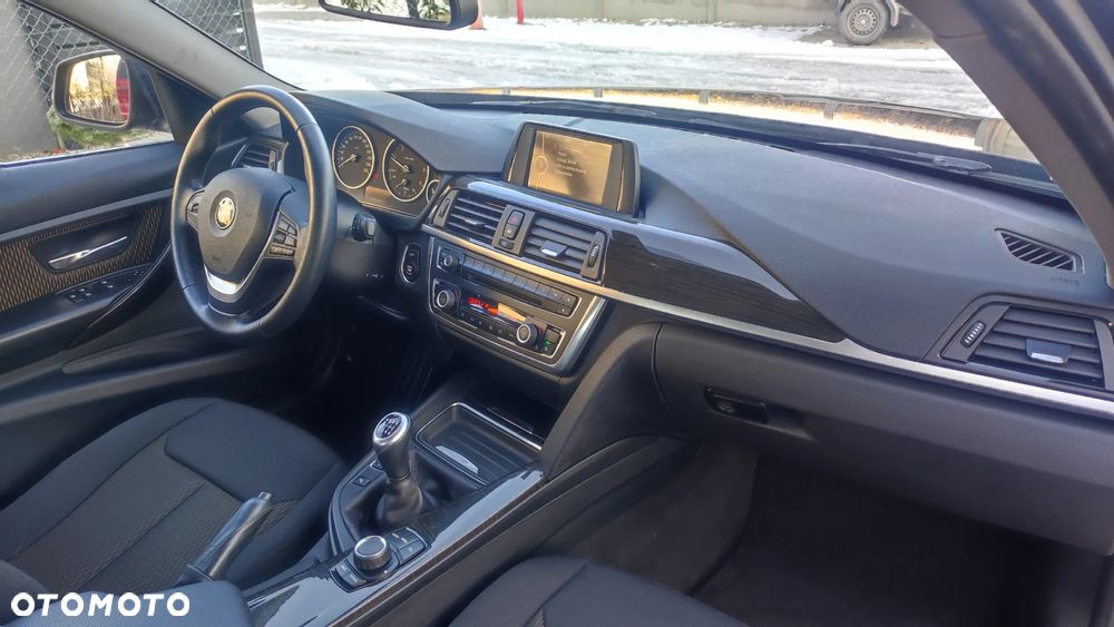 BMW Seria 3 318d Blue Performance - 9