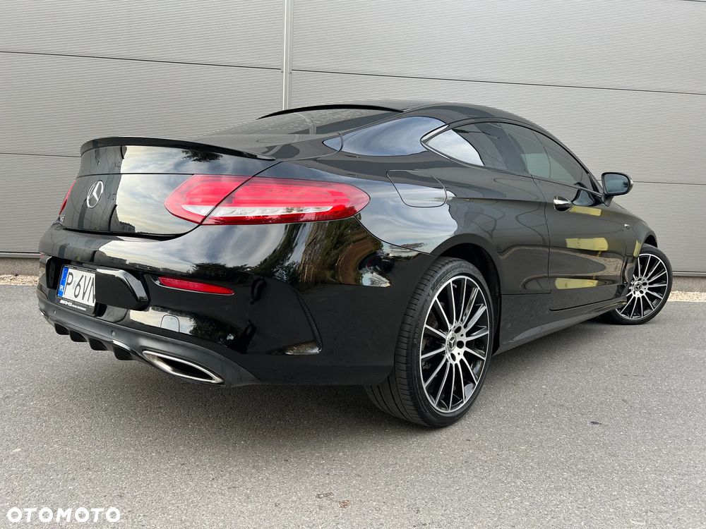 Mercedes-Benz Klasa C 300 7G-TRONIC AMG Line - 6