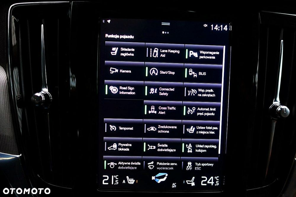 Volvo V90 Cross Country - 30