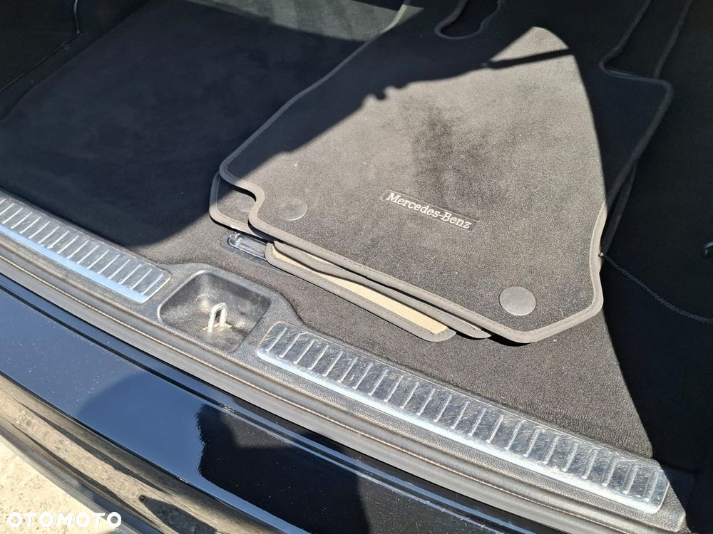 Mercedes-Benz GLC - 27