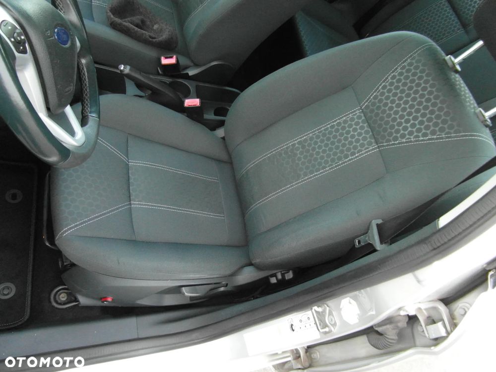 Ford Fiesta 1.25 Celebration - 18