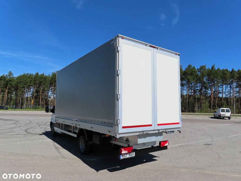 Mercedes-Benz Sprinter 517 CDI 170 KM Plandeka 12 E.Palet 5520 mm Dł. Skrzynia 2453 mm Szeroka TYLNE DRZWI KONTENEROWE Rozstaw Osi 4325 mm DMC 3500 Kg Ładowność 823 Kg WZMACNIANY Załadunek Wysokość Rampowa AMAZON Kabina Sypialniana SPOJKAR SPOJTRAK XL Nowy Nie Używany Gotowy Dostępny OKAZJA - 5