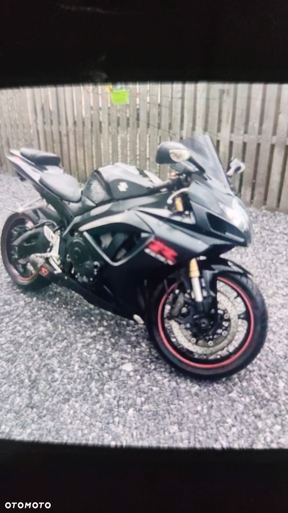 Suzuki GSX-R - 4