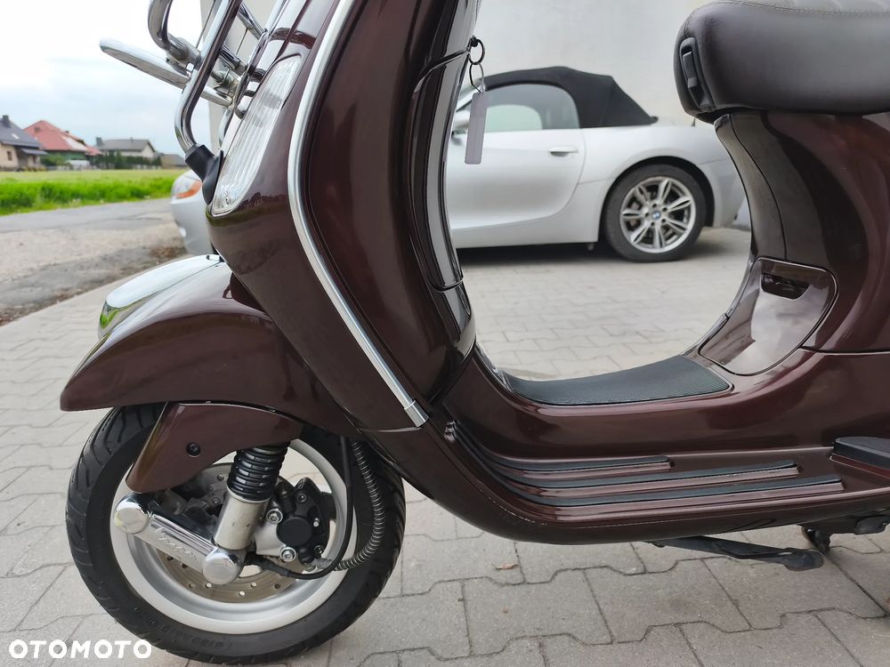 Piaggio Vespa - 10