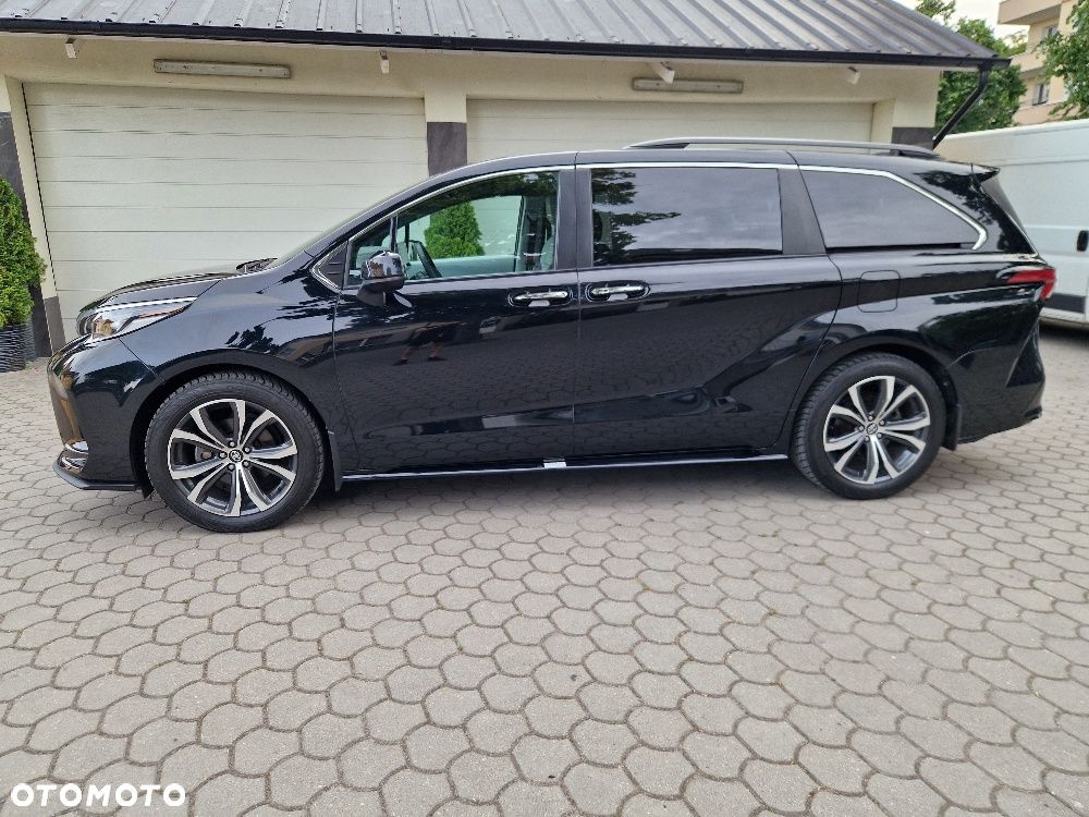 Toyota Sienna - 4