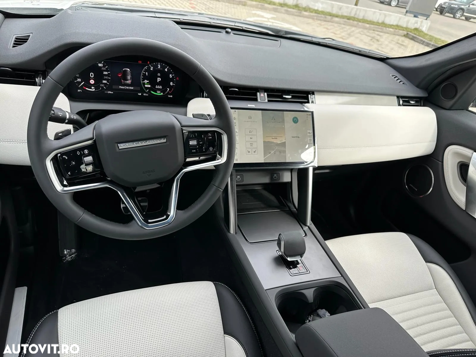 Land Rover Discovery Sport 1.5 P300e R-Dynamic PHEV SE - 4