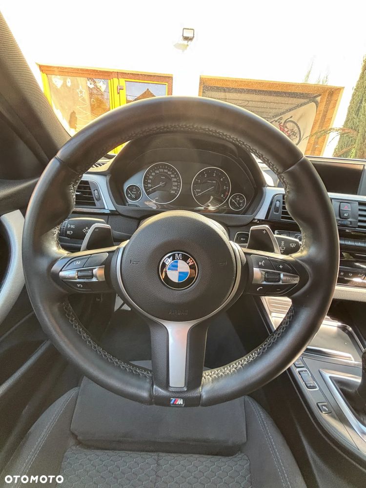 BMW Seria 3 320d xDrive - 23