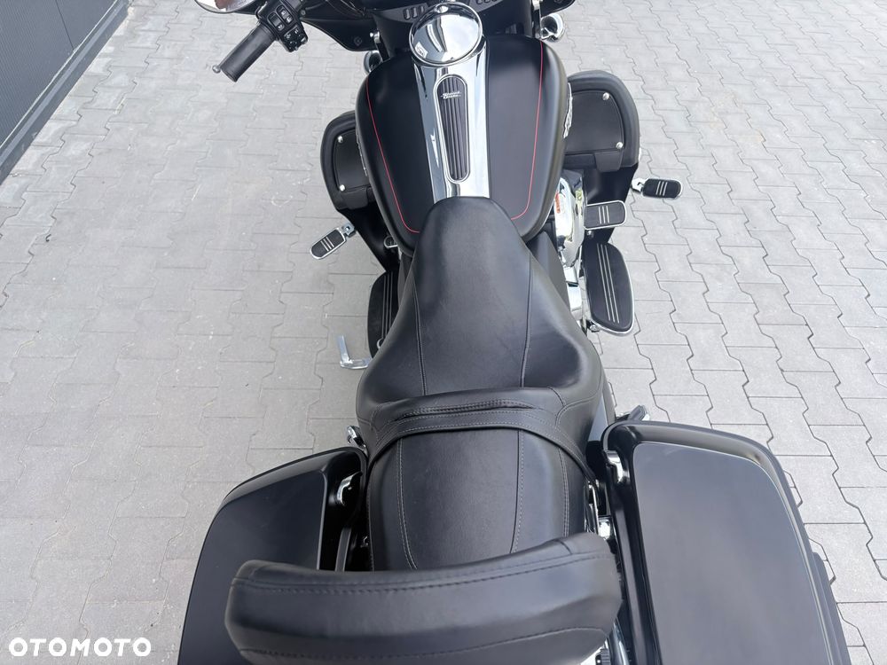 Harley-Davidson Touring Street Glide - 19