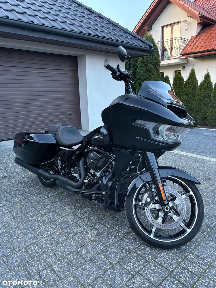 Harley-Davidson Touring Road Glide - 1