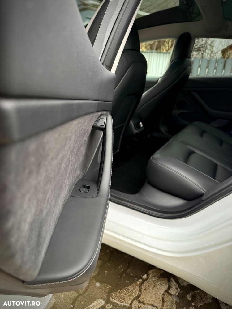 Tesla Model 3 Langstreckenbatterie Allradantrieb Dual Motor Performance - 19