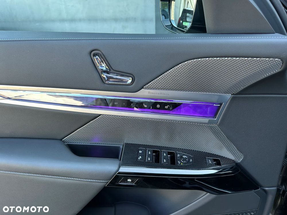 BMW i7 105.7kWh M70 xDrive - 12