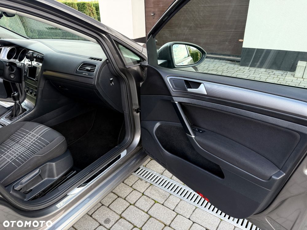 Volkswagen Golf 1.6 TDI BlueMotion Technology Lounge - 16