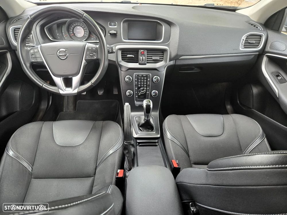 Volvo V40 2.0 D2 R-Design Momentum - 2