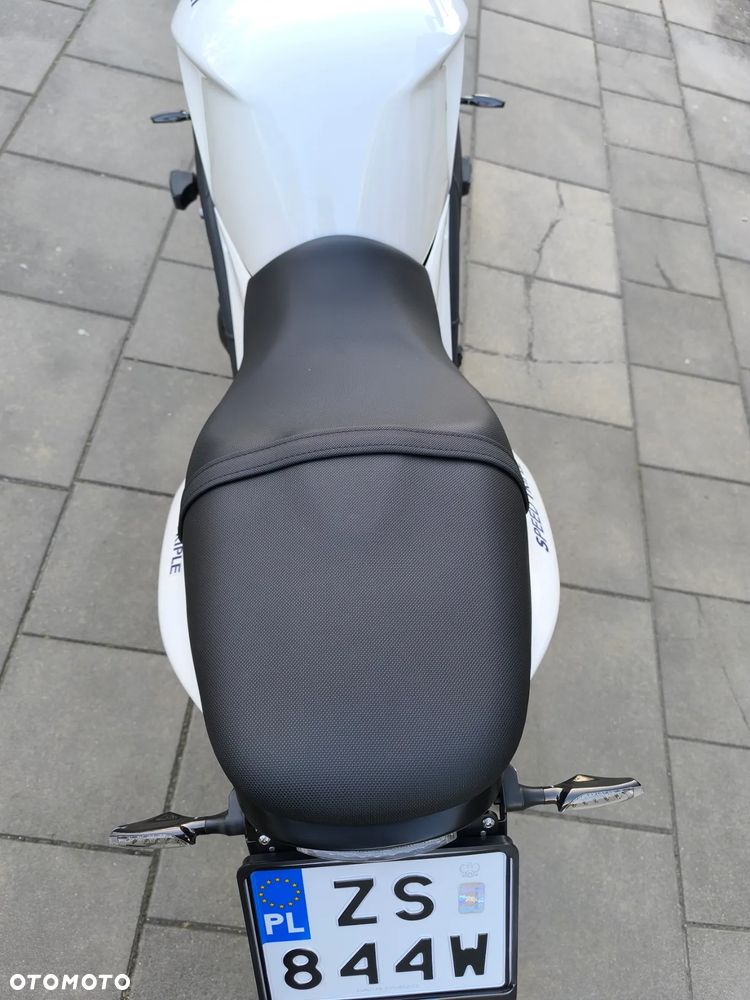 Triumph Speed Triple - 13