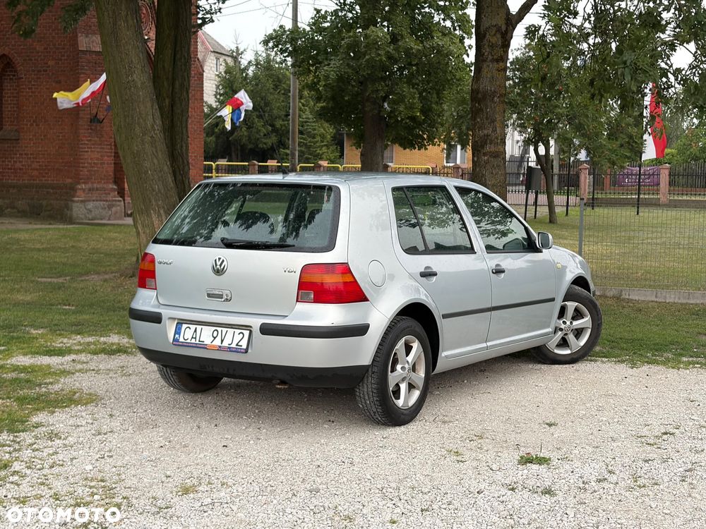 Volkswagen Golf - 6