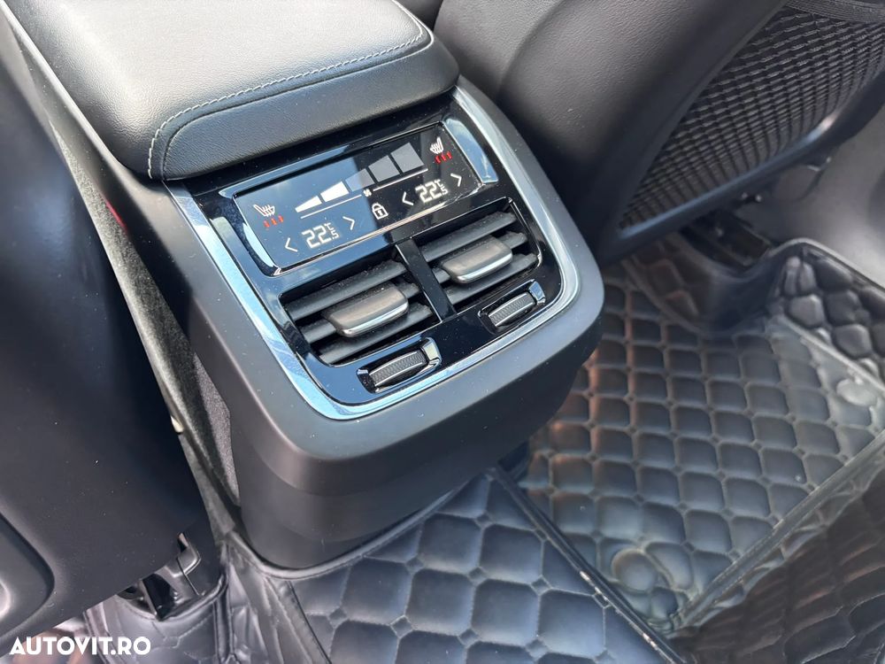 Volvo XC 60 D5 AWD Geartronic RDesign - 30
