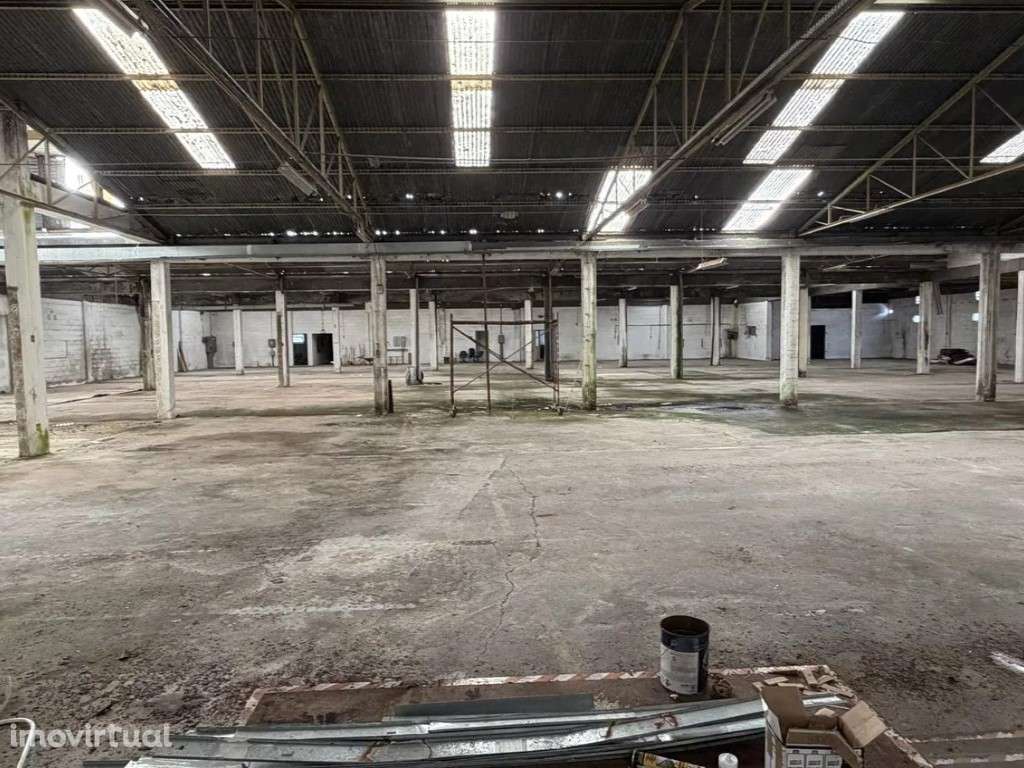 Armazém Industrial no Mucifal, Sintra - Grande imagem: 4/54