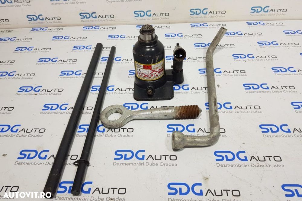 Set cric hidraulic + cheie roti + diverse accesorii care se vad in poze Iveco Daily Euro 4/5/6 - 2