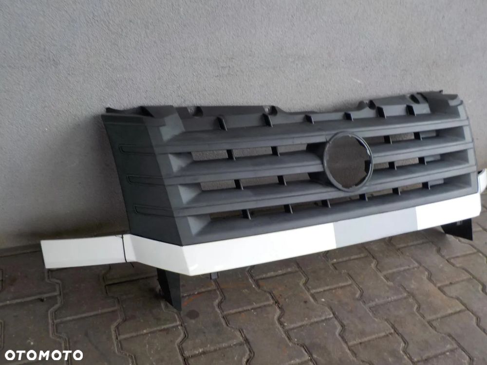 VW CRAFTER LIFT GRILL ATRAPA PAS PRZEDNI BLACHA - 2