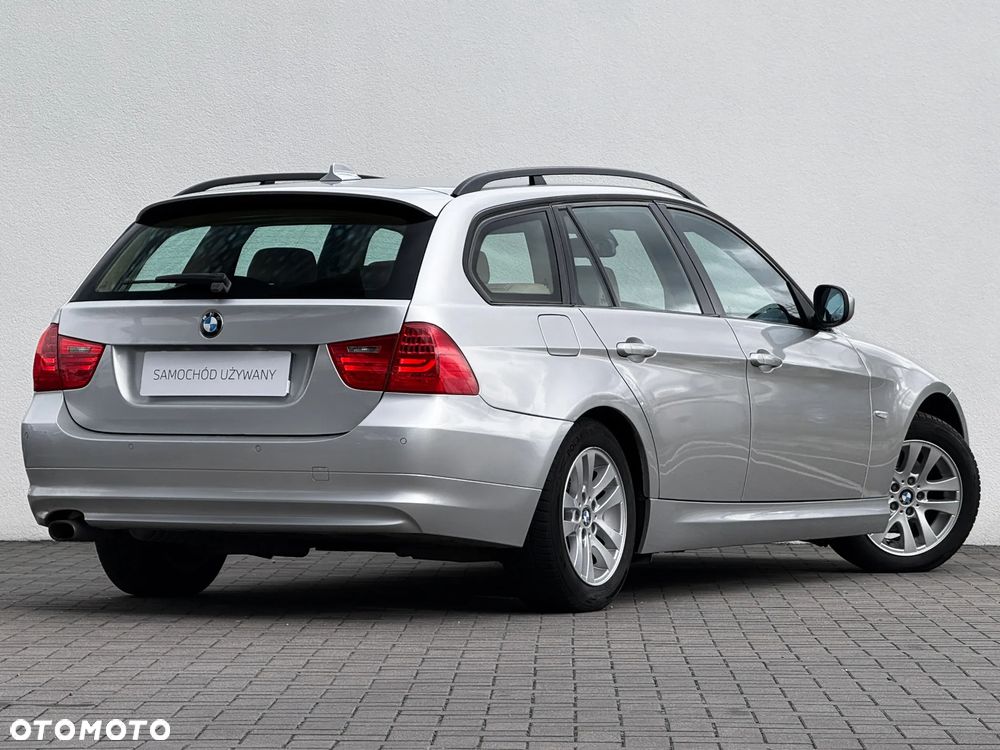 BMW Seria 3 318d Touring Sport Line - 2