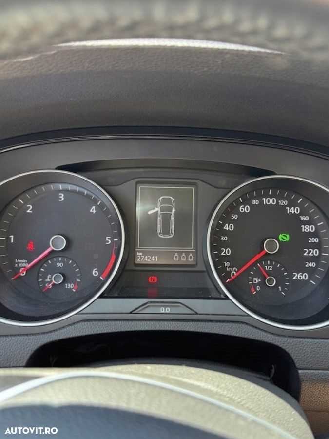Volkswagen Passat 2.0 TDI SCR DSG Trendline - 8