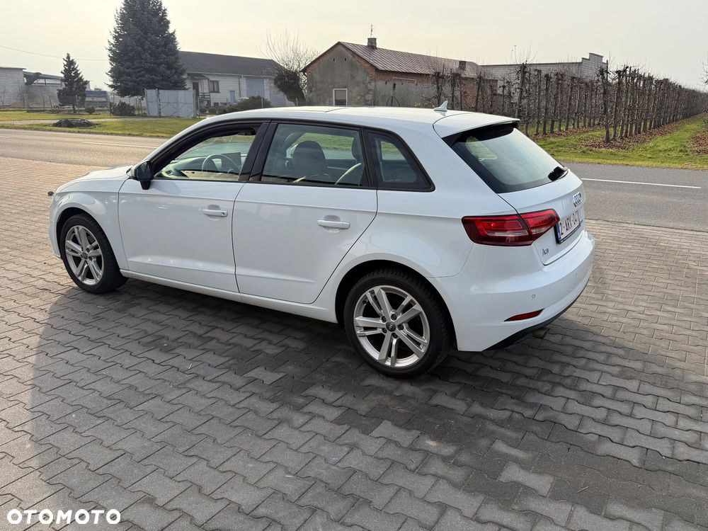 Audi A3 Sportback 1.6 TDI (clean diesel) S tronic Attraction - 6