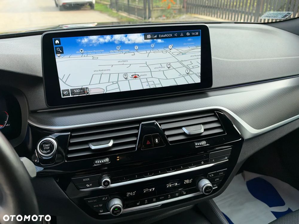 BMW Seria 5 540i xDrive mHEV M Sport sport - 17