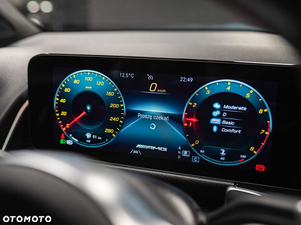 Mercedes-Benz GLB - 13