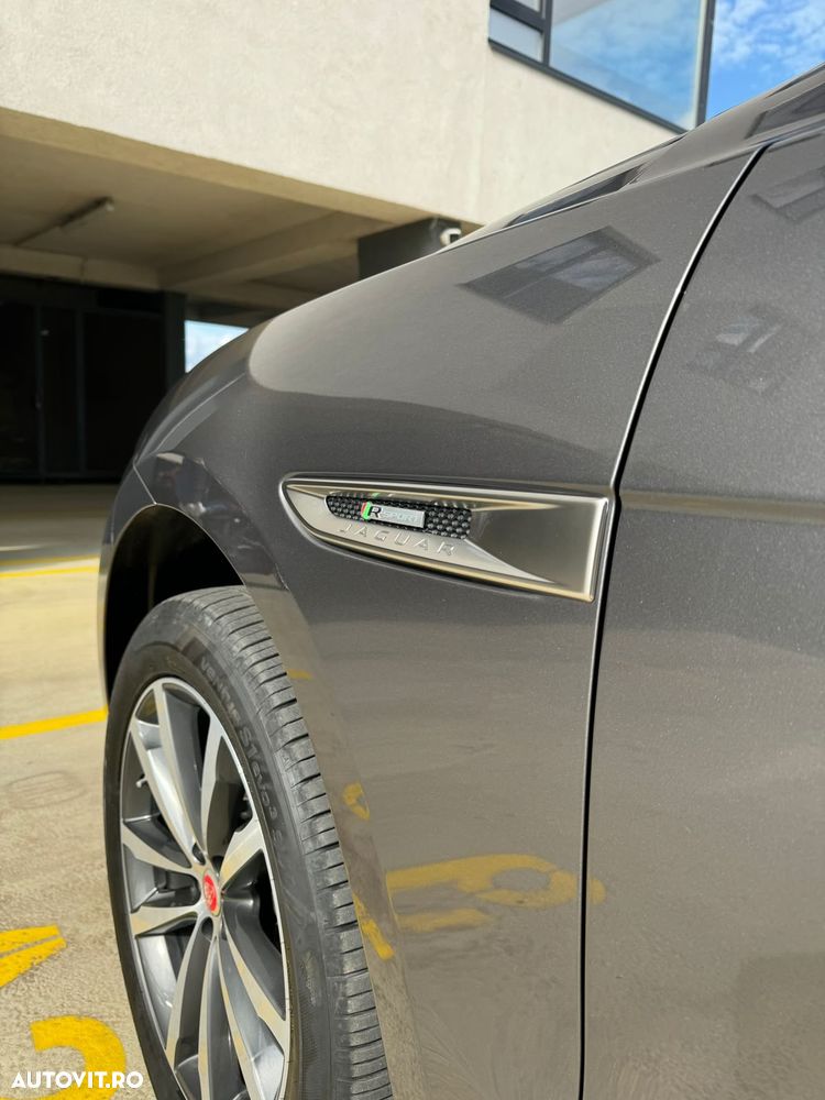 Jaguar F-Pace 25d AWD Aut. R-Sport - 6