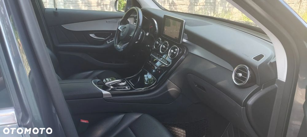 Mercedes-Benz GLC 250 d 4Matic 9G-TRONIC AMG Line - 24
