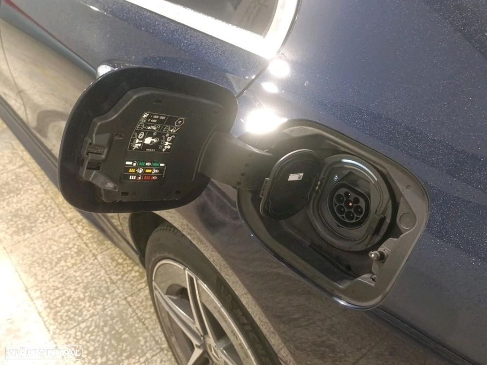 Mercedes-Benz C 300 e AMG Line - 10