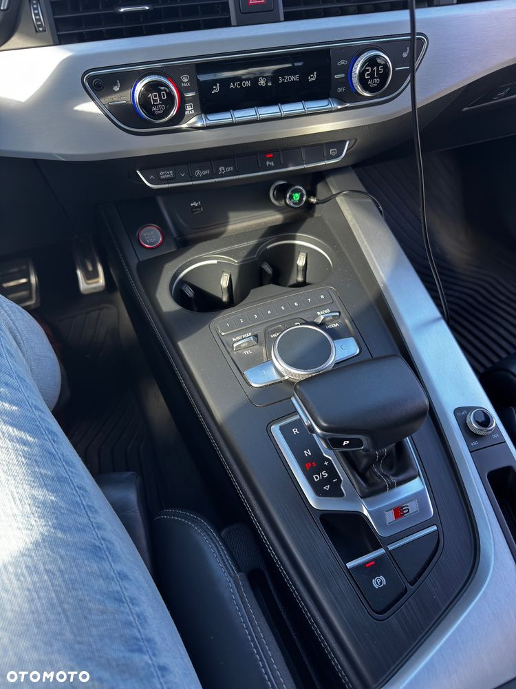 Audi S4 Limousine - 14