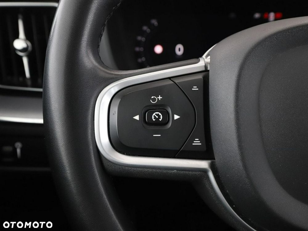 Volvo XC 60 B4 D Geartronic Momentum Pro - 31