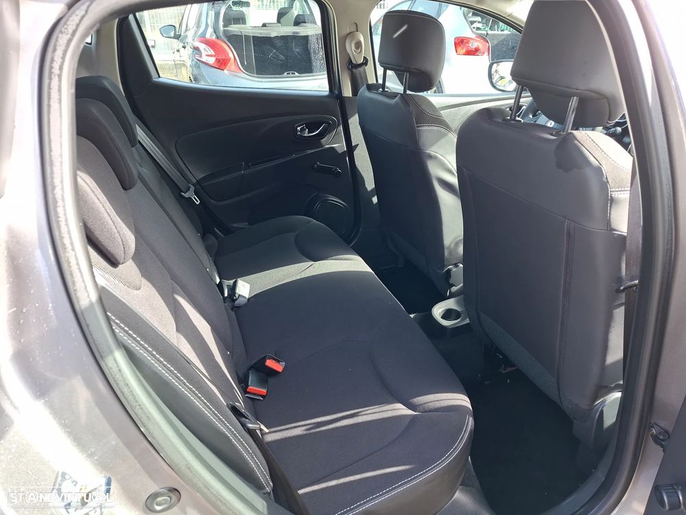 Renault Clio - 10