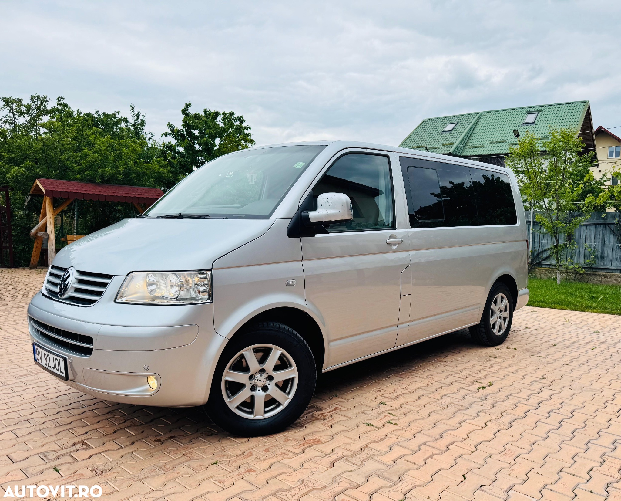 Volkswagen Multivan - 28
