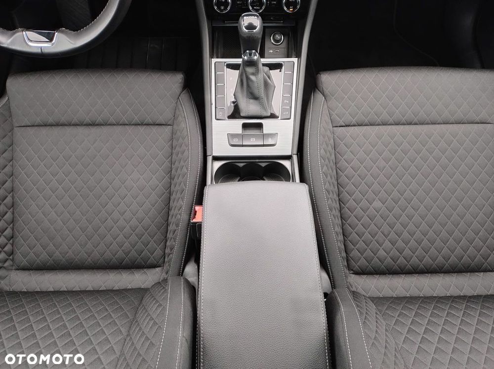 Skoda Superb 1.5 TSI Ambition DSG - 14