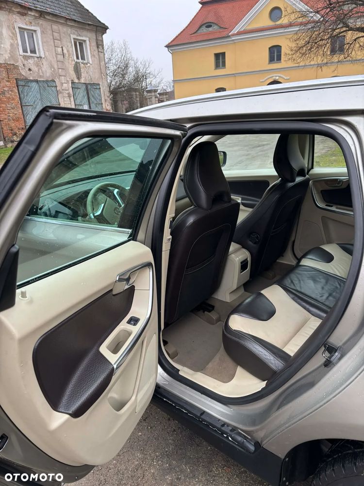 Volvo XC 60 D5 AWD Summum - 11