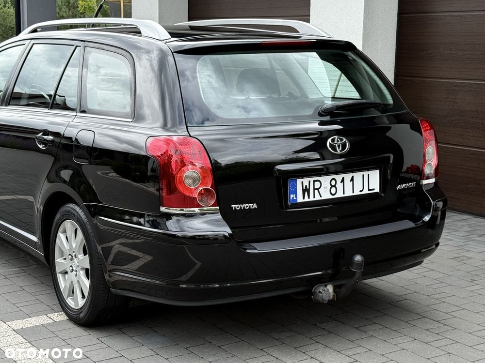 Toyota Avensis 1.8 VVT-i Combi - 36