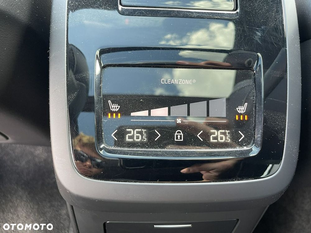 Volvo S90 T8 AWD Plug-In Hybrid R-Design - 18