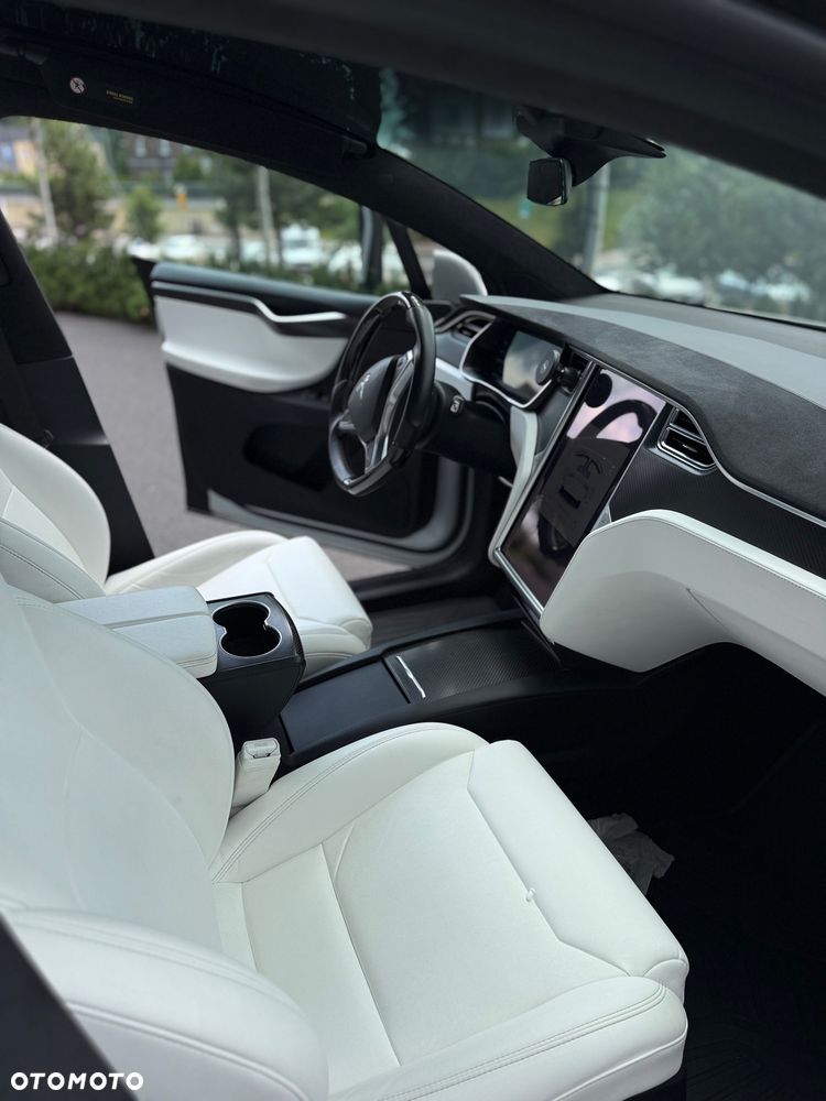 Tesla Model X 75 D - 2