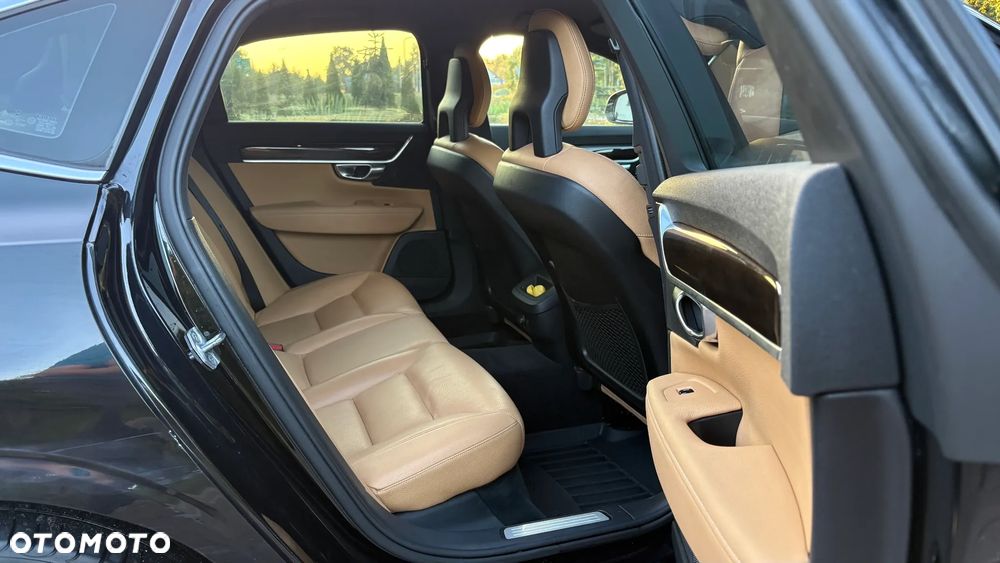 Volvo S90 D4 Momentum - 34