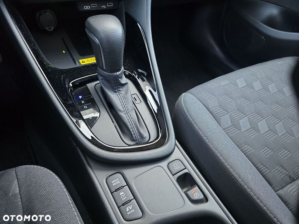 Toyota Yaris Hybrid 1.5 Style - 23