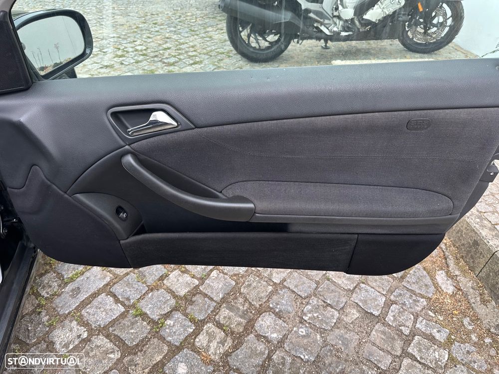 Mercedes-Benz C 220 CDi Sport Coupé Evolution AMG - 30