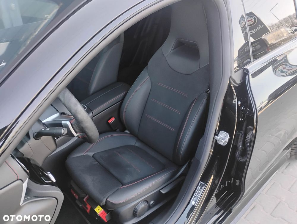 Mercedes-Benz CLA 200 mHEV AMG Line 7G-DCT - 11