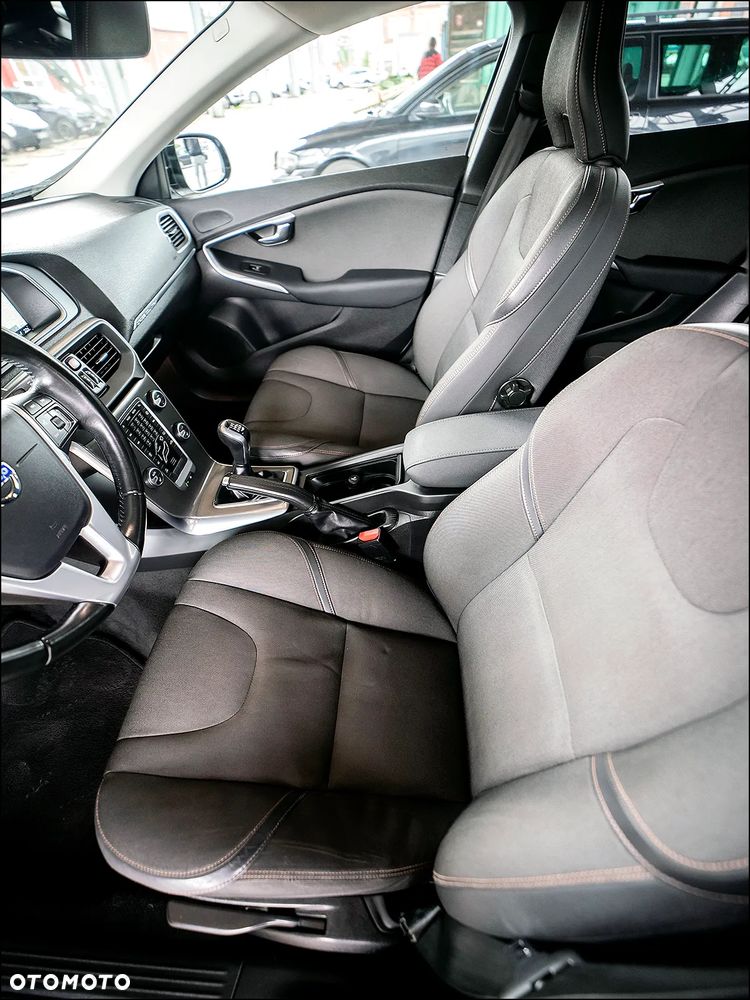 Volvo V40 Cross Country - 31