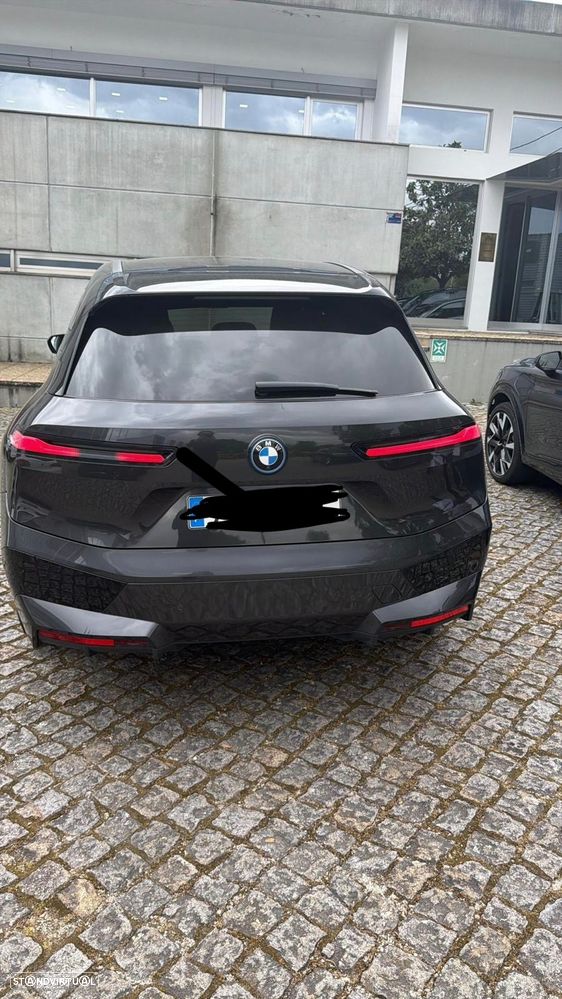 BMW iX xDrive 40 Pack Desportivo - 4