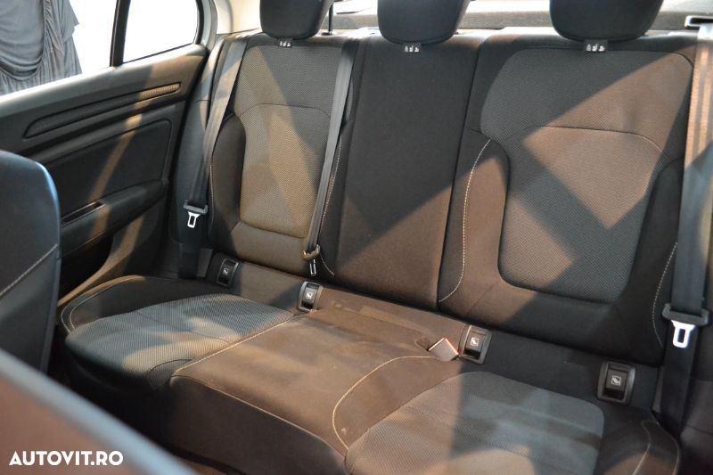 Renault Megane TCe Business - 13